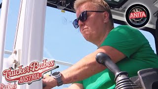 Das erste Mal Bagger fahren - Anita lädt den Bagger selbst auf | Trucker Babes Austria | Kabel Eins