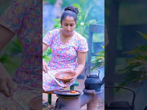 Sri Lankan Devilled Prawns 🦐😋 ඉස්සෝ ඩෙවල් කමුද? #shorts