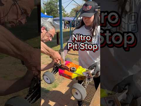 Carro Profissional de Controle Remoto no PitStop! Corrida de RC #NCR #motorsport #Corrida