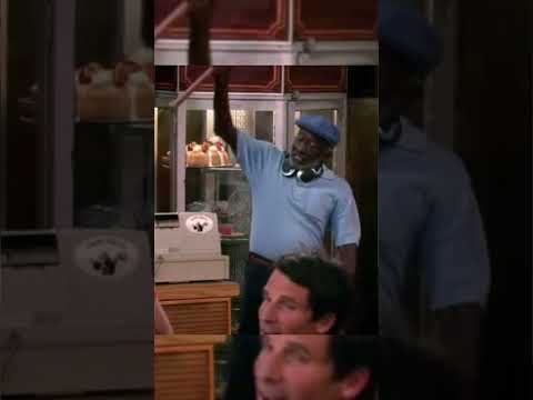 When your boss gat your back ??? #shorts #2brokegirls