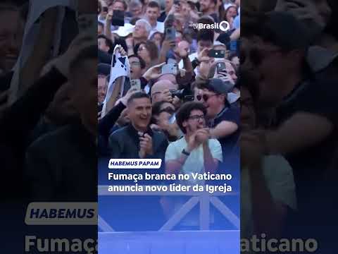 Fumaça branca saiu da chaminé da Capela Sistina: o novo papa foi escolhido