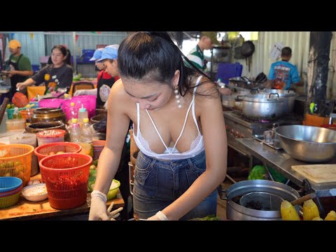 Beautiful Chef Lady Makes Spicy Salad - Thai Street Food