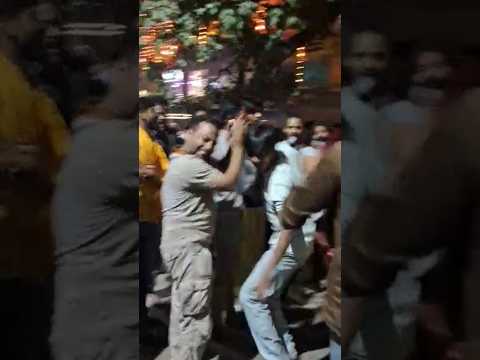 गुरुदेव की पदयात्रा शुरू होने की खुशी में झूमते भक्त#Bhakti#status# premanandjipravac han#vrindavan🙏