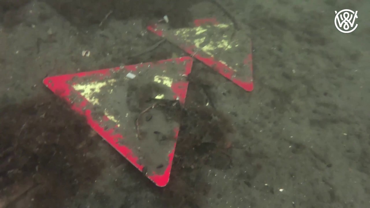 Found A Bicycle Graveyard Underwater In River - Underwater exploring - Christian Wedoy