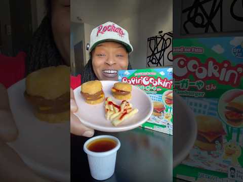 Trying Popin Cookin' | Japanese DIY Candy Kit for the 1st time -- Tanoshii Hamburger!