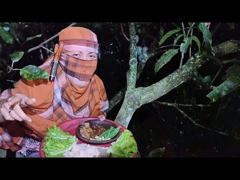 MUKBANG JAM 12 MALAM DI POHON ADA SUARA HOROR !!!