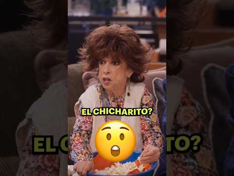 "Interesante": CC parece que sales con el "Chicharito" 😅 #MásValeSola #Comedia #humor