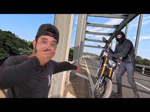 Moto ROUBADA Descartada No Rio, Peças Vão Para Mercado Negro.