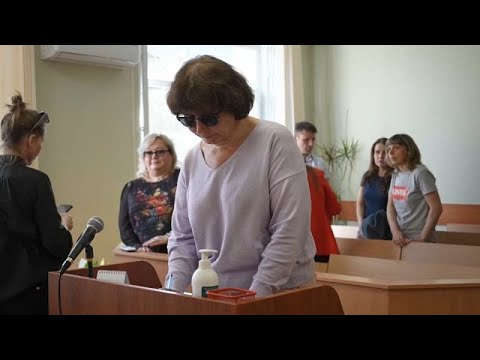 60χρονη καταδικάστηκε σε διετή φυλάκιση με αναστολή για το σημείωμα στον τάφο τον γονέων του Πούτιν