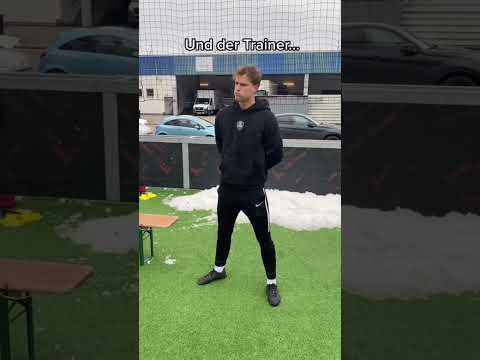 Wer kenntโs ๐๐
#fussball #skillers