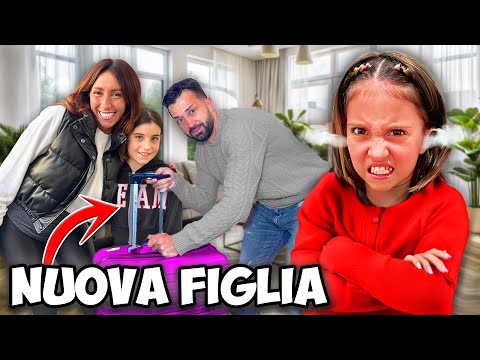 MAMMAGIULIA HA UNA NUOVA FIGLIA E SI CHIAMA CAROL, FIGLIACHIARA E' GELOSA E SI ARRABBIA !