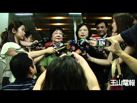 總統候選人蔡英文拜訪前副總統呂秀蓮 2011/05/11