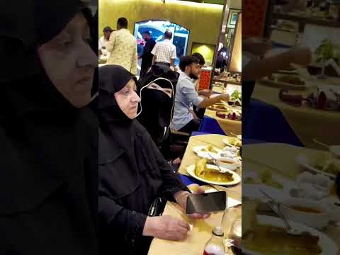 madem ko laye Hotel me #best #food #funny #comedy #vlog #likee #visitme #mostfamous #viralreels