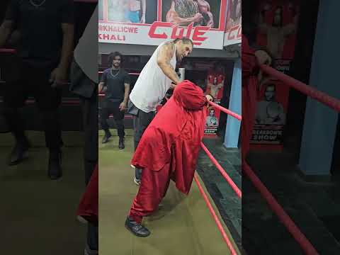 The great Khali vs badshah khan fight😱#music #telugu #tamil #1millionsubscribers #iphone14giveaway