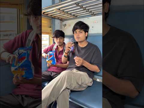 Train Me Daaru Pina Bhari Pad Gaya😂🚂 #comedy #funny #youtubeshorts #india