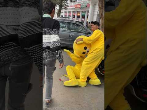 Bhai ne ku mara 😧#viralvideo #sad #reaction #public #shorts #emotional🥺...