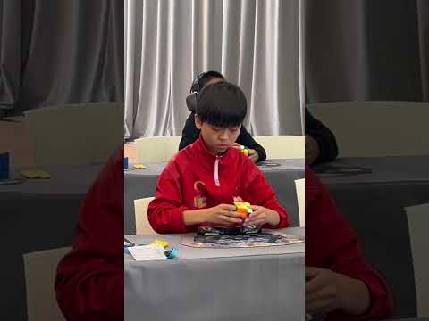 Kid achieves fastest average time to solve a puzzle cube #shorts