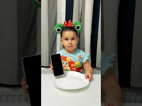 Cute ❤️👶🏻🍧🍭🍉🍟🥑🍒😱💕😂