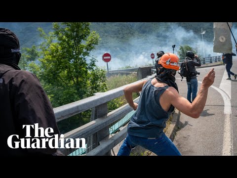Grenades in the French Alps: Protesters clash with police over world's longest tunnel