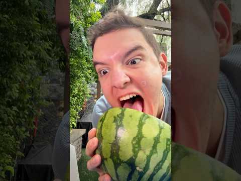 LAMÍ Una Sandía Y Mi Hijo Goku HIZO ESTO !! 😱