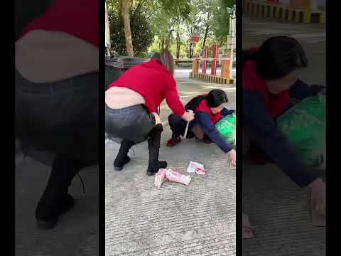 Kind woman help #motivation #positivevibes #lnspiration