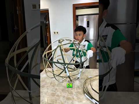 😱 Personne ne s’y attendait ! Il crée une balle lumineuse en bambou ✨ #shorts #france