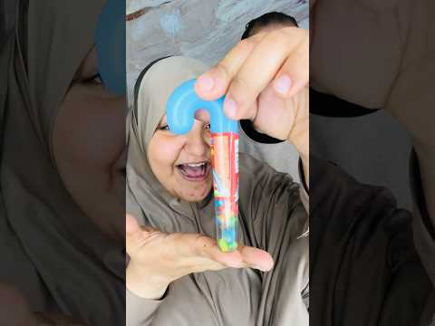 حلوي العكاز اللي ياكلها يتحول عجوز ???