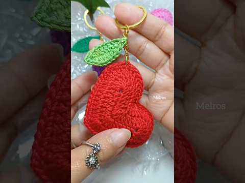 Llaveros de corazónes a crochet