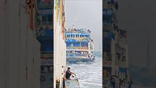পিছন থেকে সোনার তরী লঞ্চকে ধাওয়া দিচ্ছে ইলিশার দোয়েল পাখি ১০ 😮