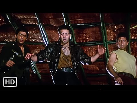 Vishwatma Action CLIMAX Scene - Naseeruddin Shah, Sunny Deol, Chunky Pandey, Divya Bharti - HD