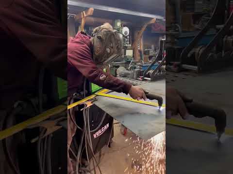 Building the 6x6 Ranger a flat bed in 45 seconds.  #grindhardplumbingco #sentandbent #6x6