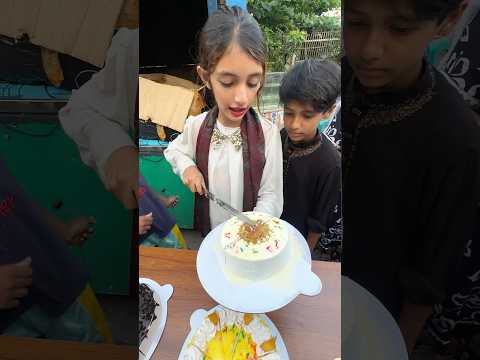 ১০০ টাকায় রসমালাই কেক বিক্রি করছে ১২ বছর বয়সের এক মেয়ে দেখুন।।