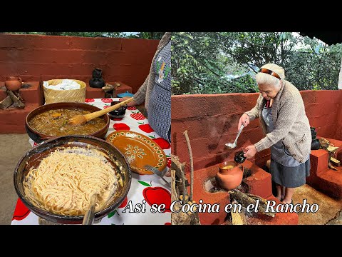 Ahora Si Que Más Podemos Pedir Comida Casera Bien Completa Bistec Ranchero y Espagueti Cremosito