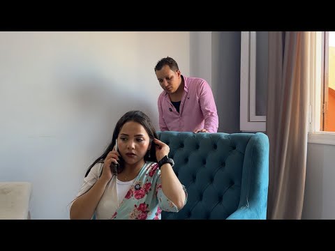 قال لزوجته انا مسافر واستخبى عشان يشوفها بتكلم مين واتصدم من اللى سمعه ! فماذا فعل