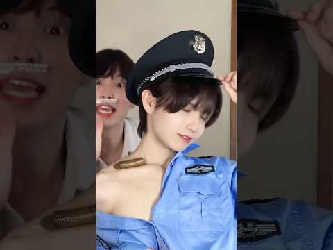 警官
