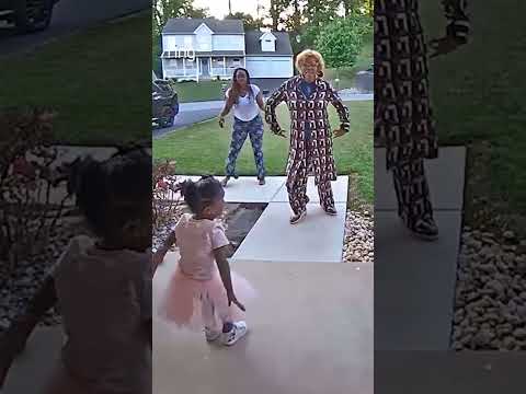 Core memory unlocked: A multigenerational family dance party outside the front door 💙