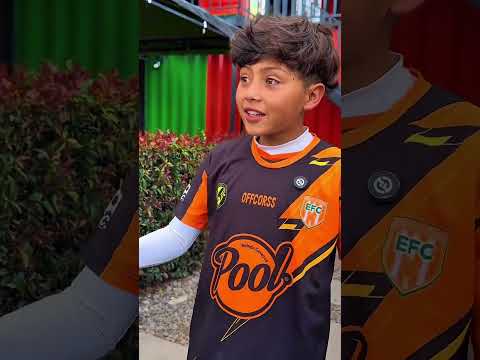 Uy no porfeee, póngame a jugar! 🙏🏻🤣 @AlanKabod #humor #futbol #fyp #viralvideo