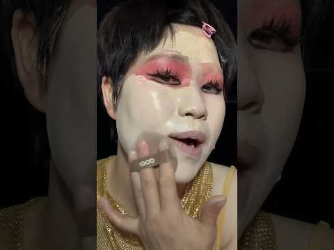 When I wear light makeup, I go out on the town #beautiful #makeup #makeuptutorial #makeupartist