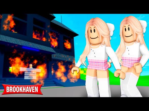 AS GÊMEAS REBELDES COLOCARAM FOGO NA CASA ABANDONADA | Historinhas Brookhaven RP | Roblox