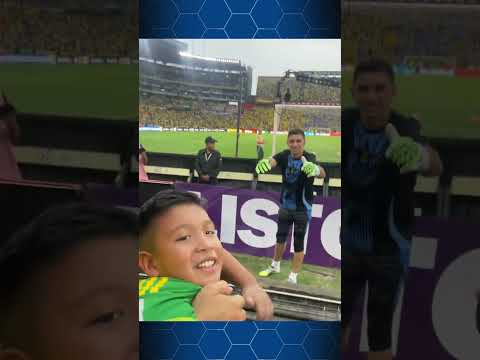 El emocionante gesto del Dibu Martinez 😍 #dibumartinez #martinez #ecuador #futbol