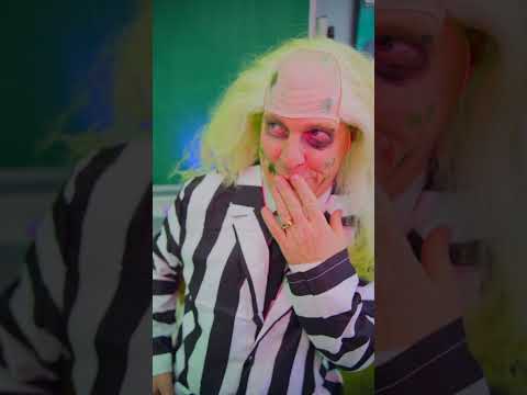 Wednesday caught Beetlejuice! #funny #wednesday #beetlejuice