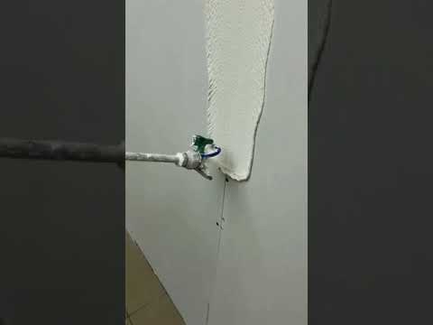 Spraying on Drywall Mud with the Graco Mark V