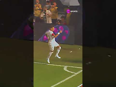 SILÊNCIO QUE O NEYMAR TÁ JOGANDO E FAZENDO GOL! SE LIGA NA COMEMORAÇÃO DO GOL DO CAMISA 10 #shorts