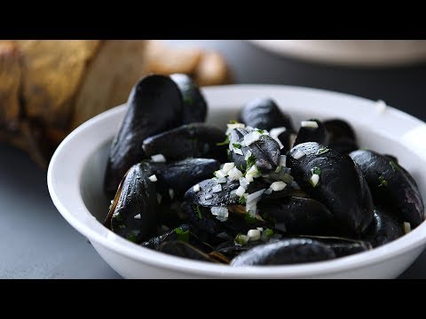 Mussels 101- Kitchen Conundrums with Thomas Joseph