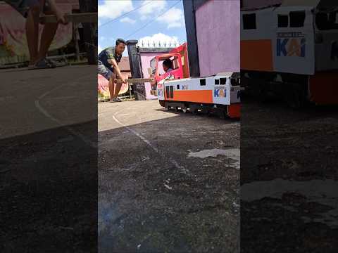 Awas al, kereta Api Mau Lewat
