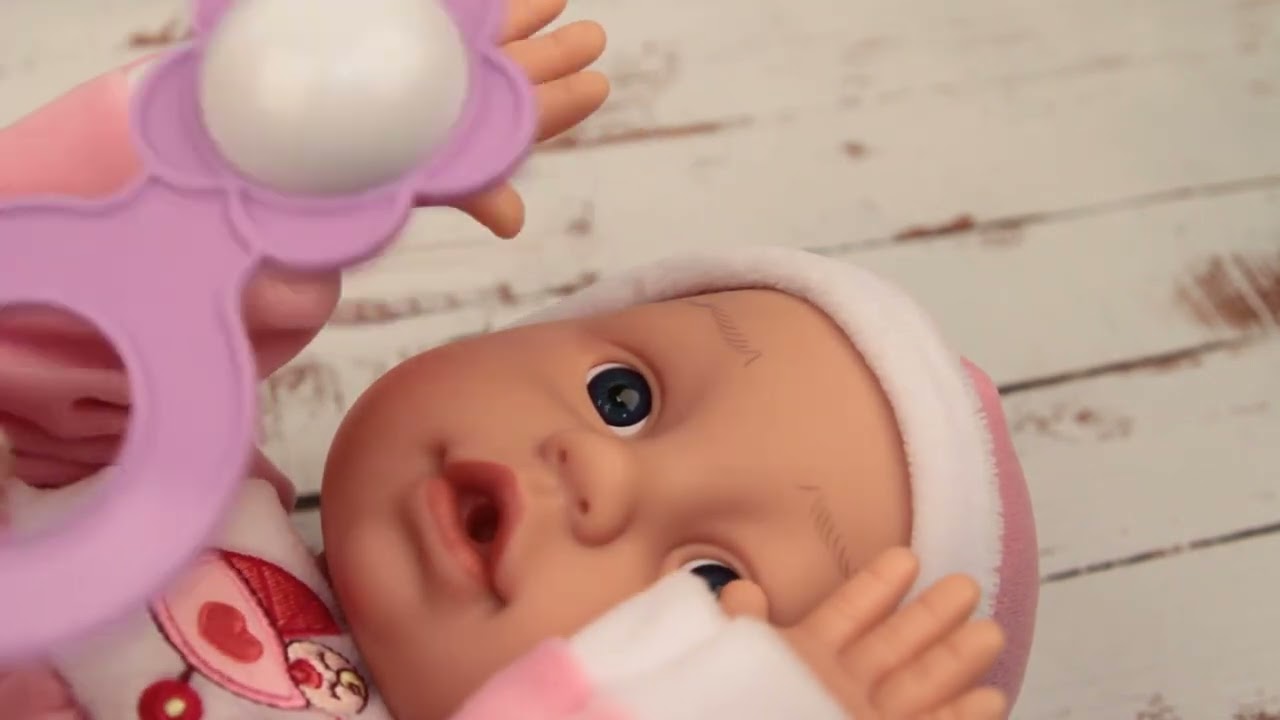 Пупс Rock-a-Bye Baby в розовом комбинезоне умеет ползать с 2лет - видео Пупс Rock-a-Bye Baby в розовом комбинезоне умеет ползать с 2лет - видео
