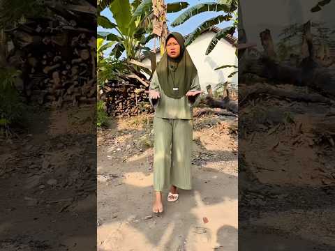 Tuk tuk cari sandal#shorts