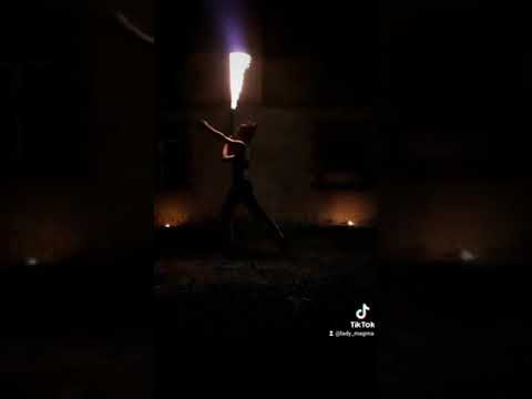 Vale Blisset - Art Performer