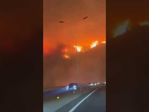 Cile, il video dell’impressionante incendio sulle colline attorno a Valparaiso #shorts #news