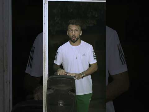 Llegando a la casa de empeño.